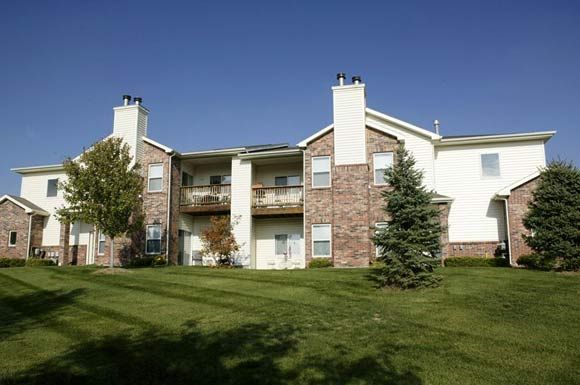 7930 Elm Plz, Omaha, NE 68124