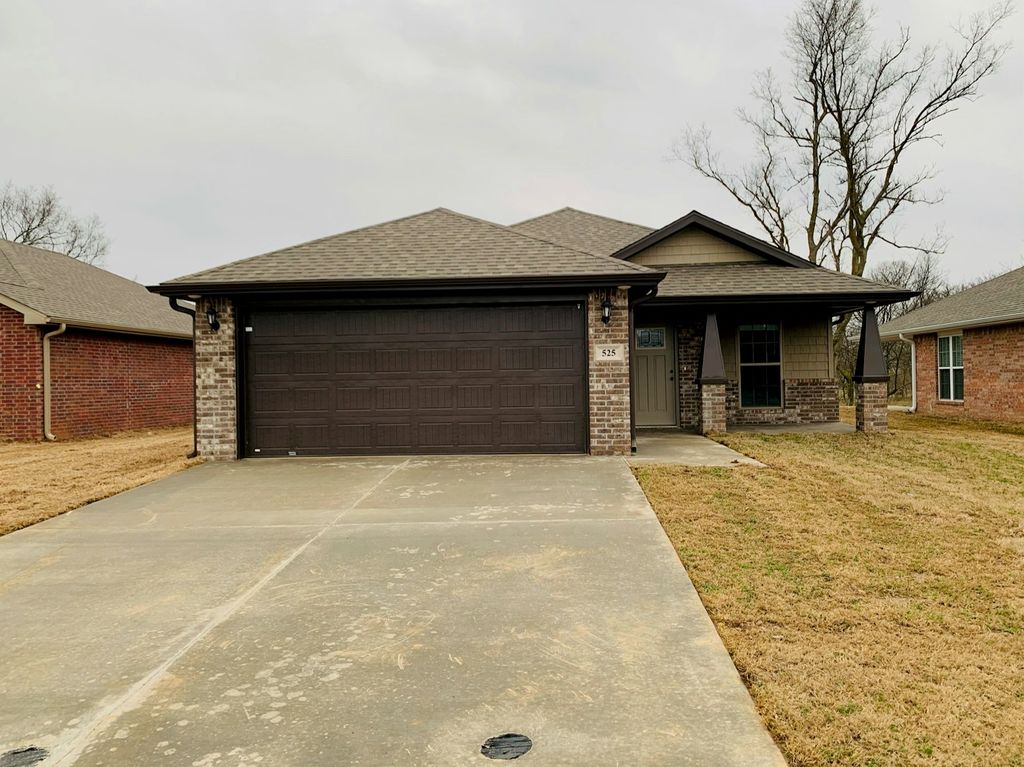 525 NW 59th Ave, Bentonville, AR 72713
