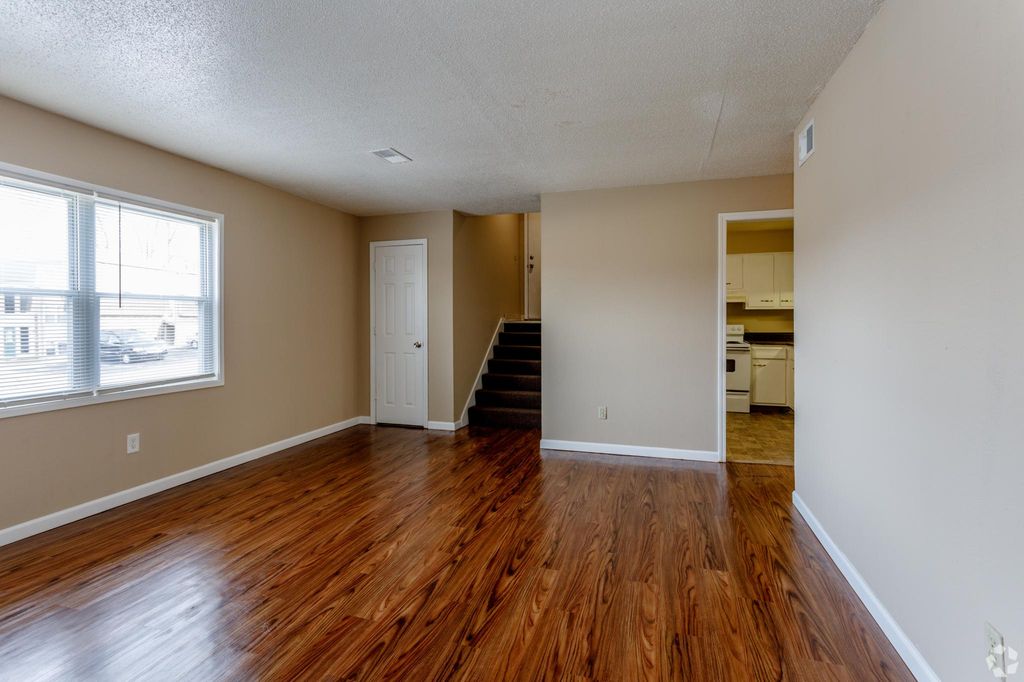 902 Bello Mondo Dr #2, Platte City, MO 64079