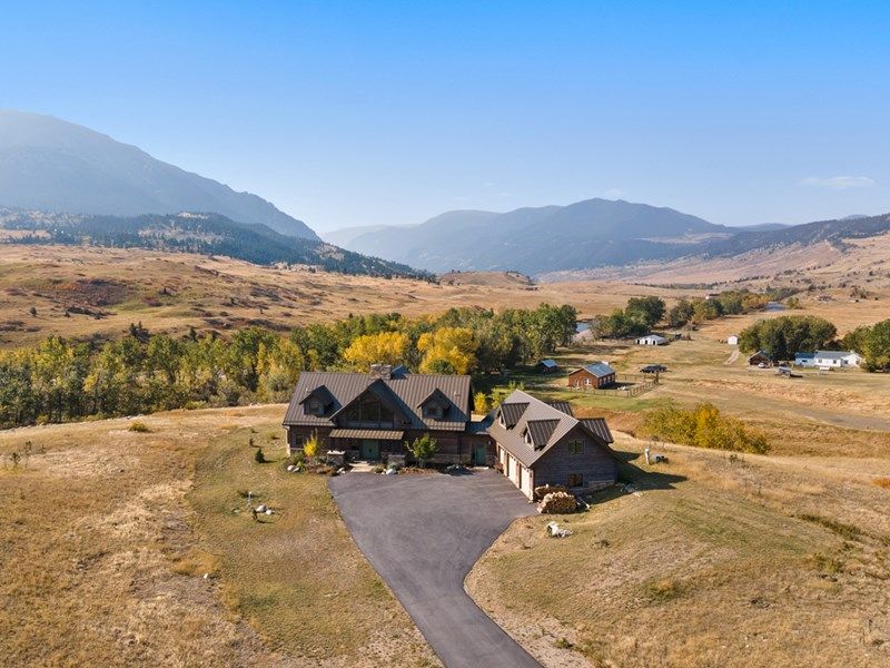 5 Soaring Eagle Trl, Nye, MT 59061