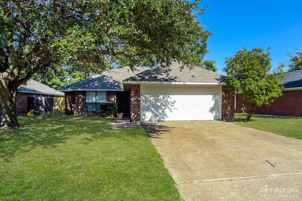 421 Partridge Cir, Desoto, TX 75115