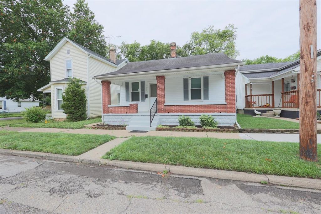1102 Hughes St, Middletown, OH 45042