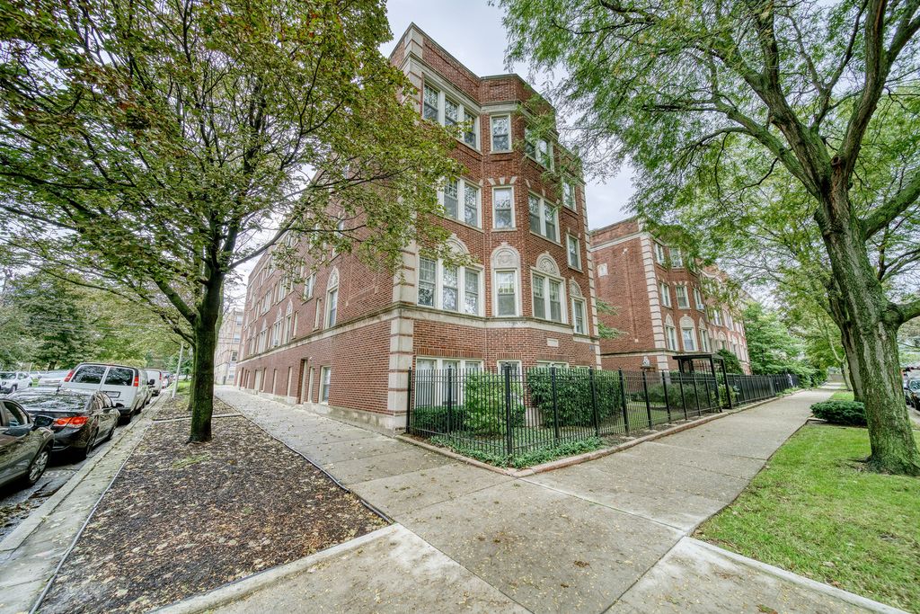 6143 N Hoyne Ave #1, Chicago, IL 60659