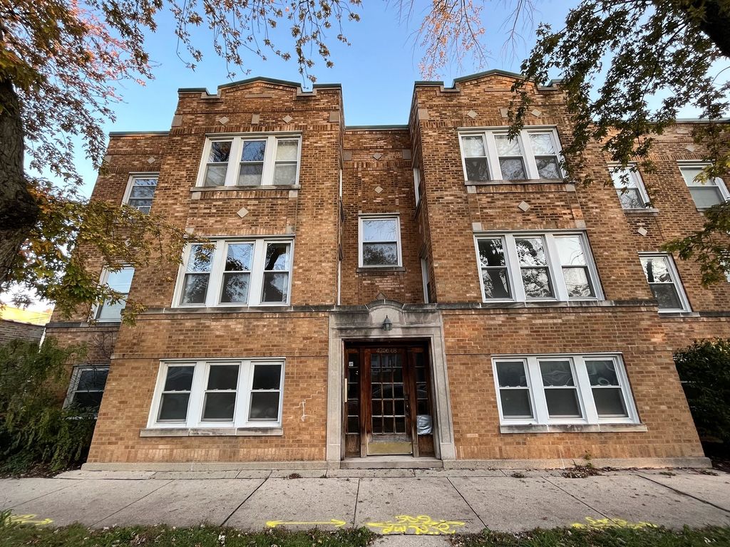 4206 W  Leland Ave #2, Chicago, IL 60630