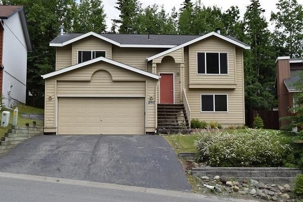 18907 Mountain Point Dr, Eagle River, AK 99577