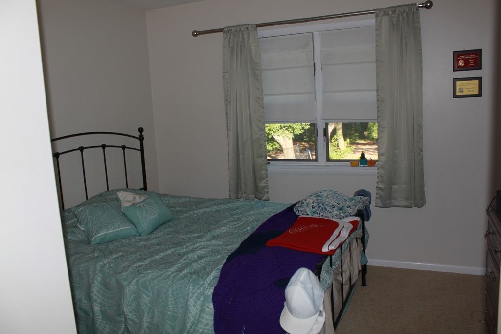 1722 College Manor Dr, Goshen, IN 2 Bed, 2 Bath Single