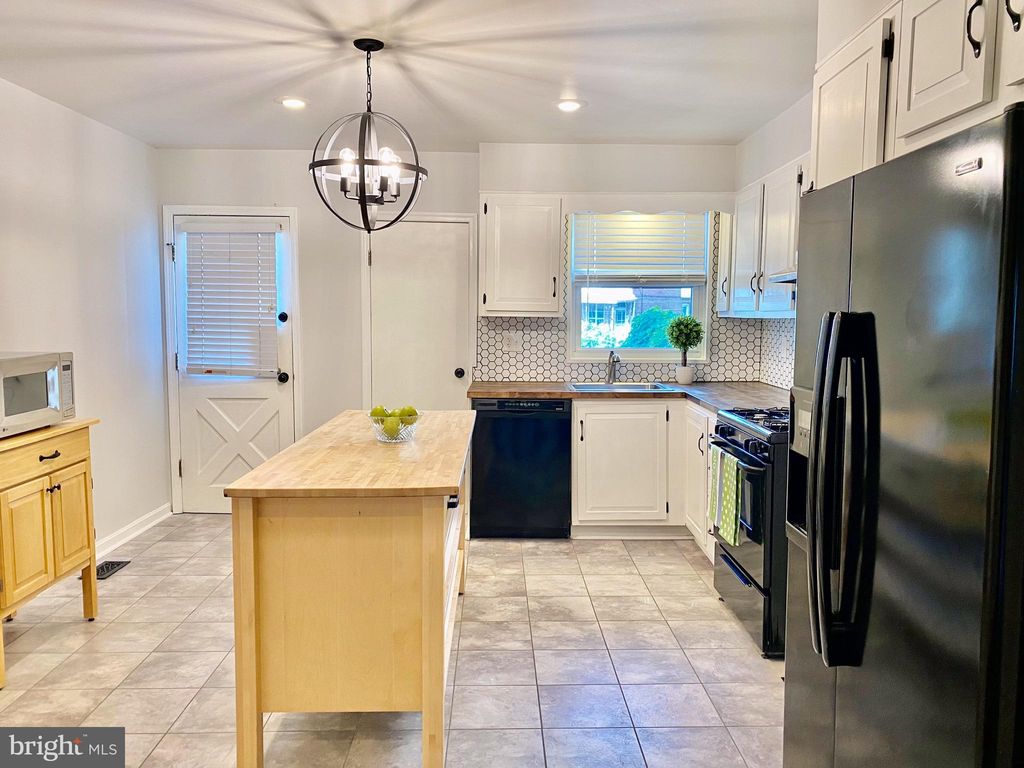 4120 Falls Rd, Baltimore, MD 21211