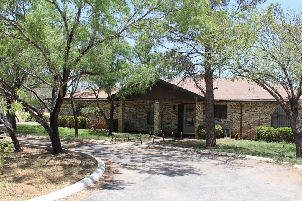 2045 Abm Dr, Carrizo Springs, TX 78834 Trulia