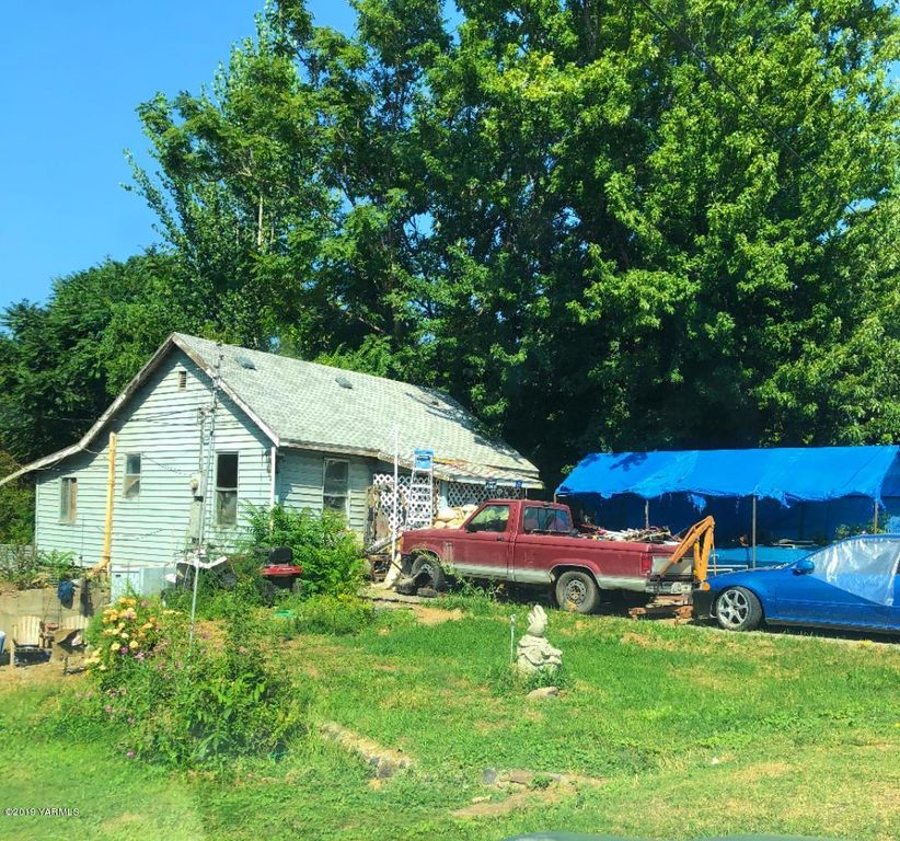 213 W 1st St, Granger, WA 98932 Trulia