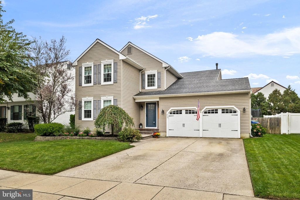 41 Tenby Ln, Marlton, NJ 08053