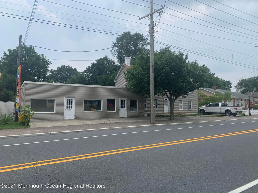 202 Main St, West Creek, NJ 08092