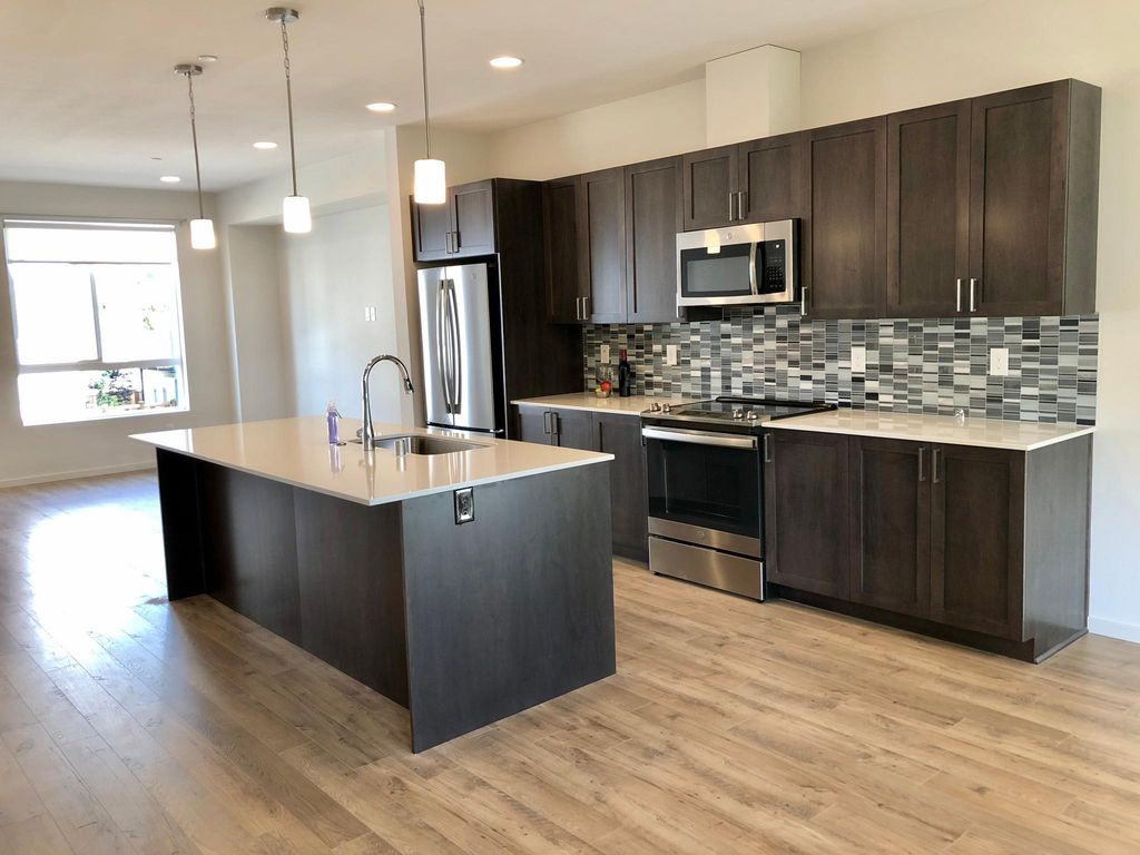 13706 Manor Way #B2, Lynnwood, WA 98087