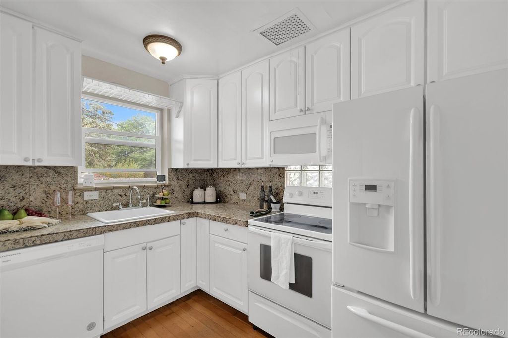 Photo 13 of 1295 Holly Street
