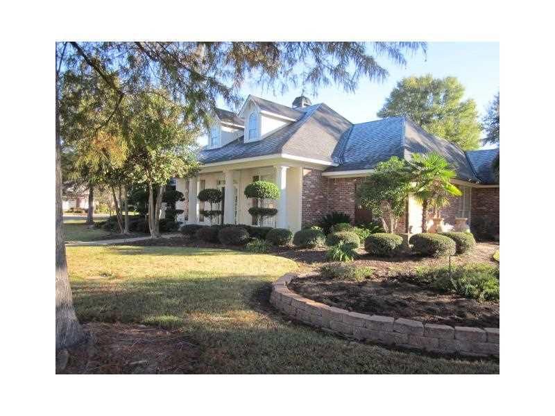 405 Grand Oaks Dr, Shreveport, LA 3 Bed, 2 Bath SingleFamily Home