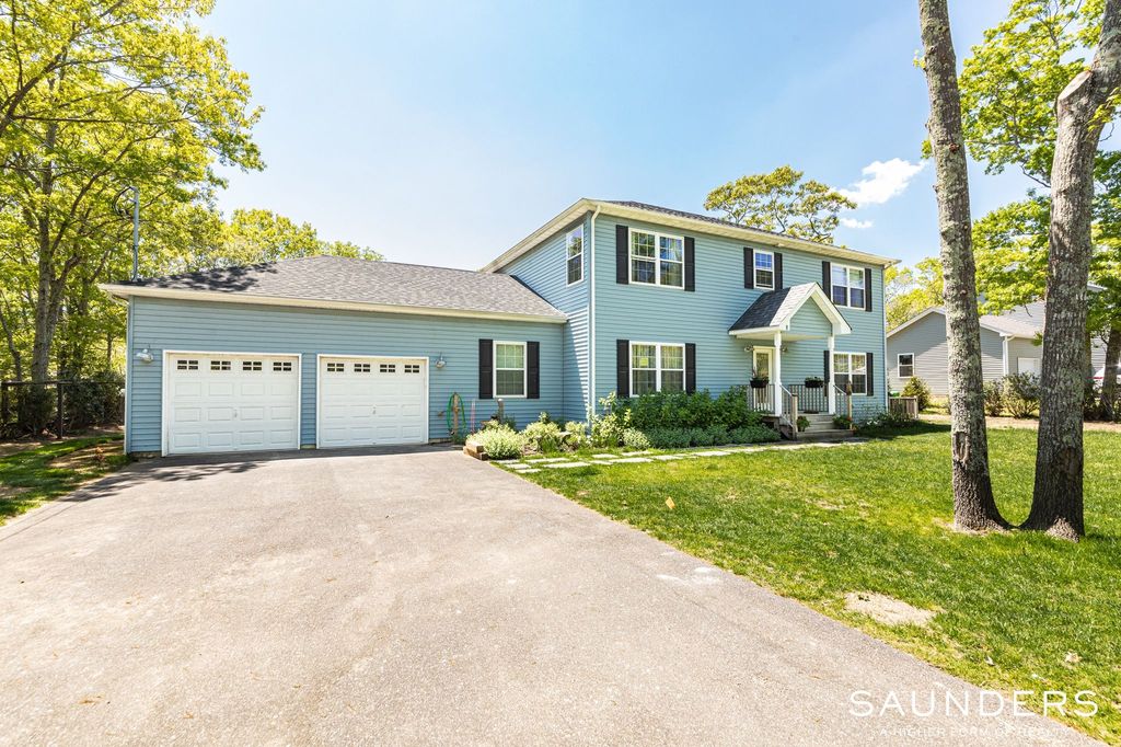 9 Dayton Ave, East Hampton, NY 11937