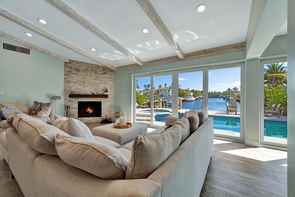 2711 Boone Dr, Delray Beach, FL 33483