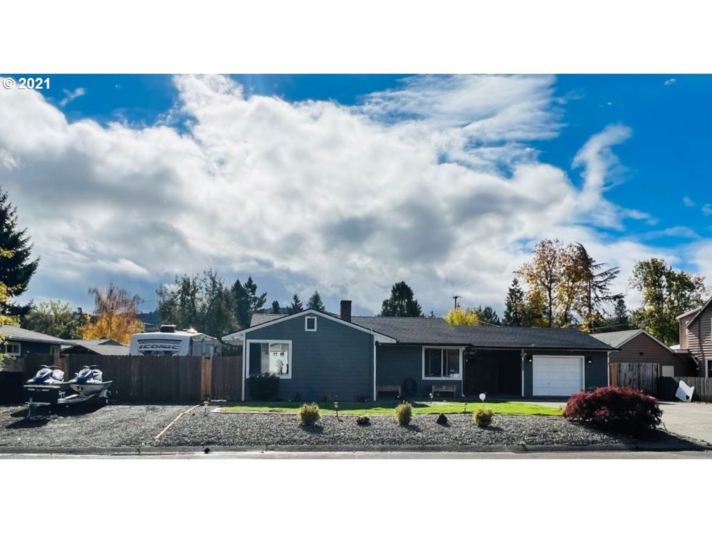 1825 NW Oerding Ave, Roseburg, OR 97471