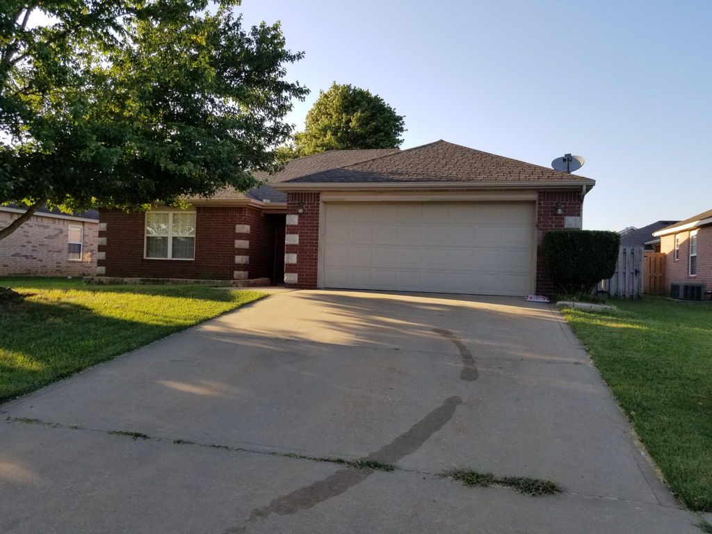 3906 SW Hansom Loop, Bentonville, AR 72712