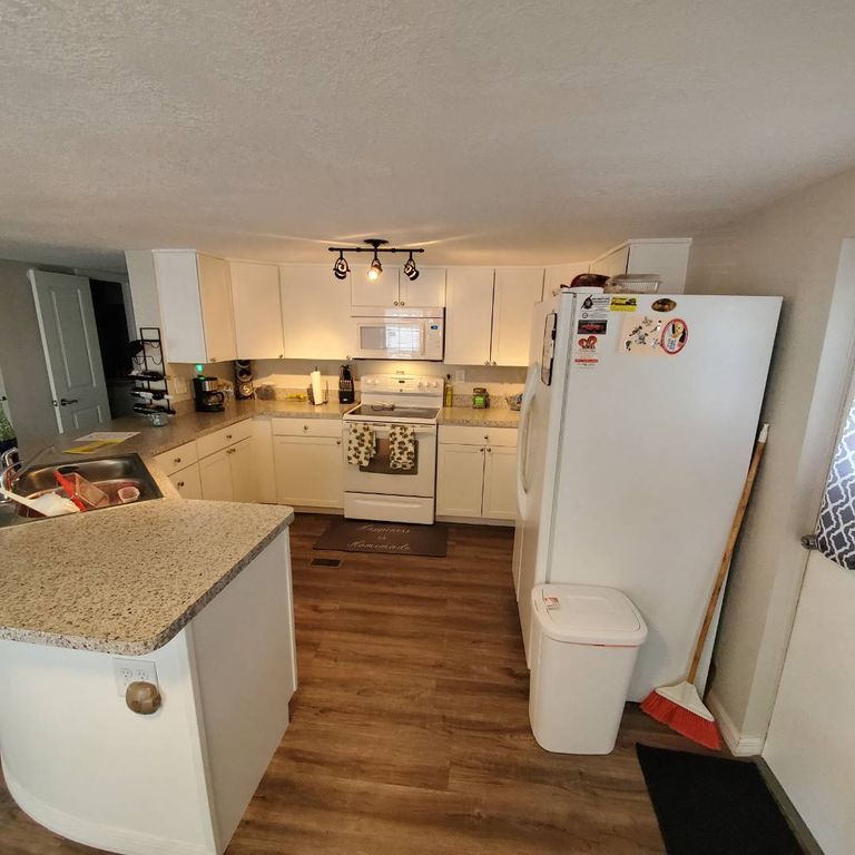 7751 Orangewood Lake Rd, New Pt Richey, FL 34653
