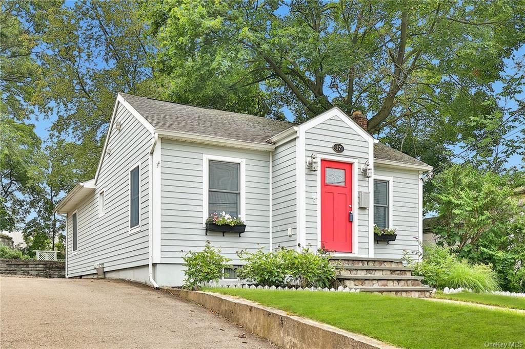 17 Oak Ter, Suffern, NY 10901