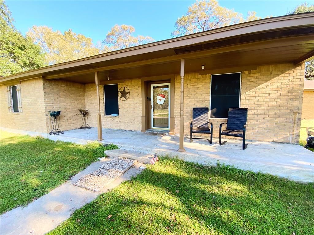 879 Fm 1459 Rd, Sweeny, TX 77480