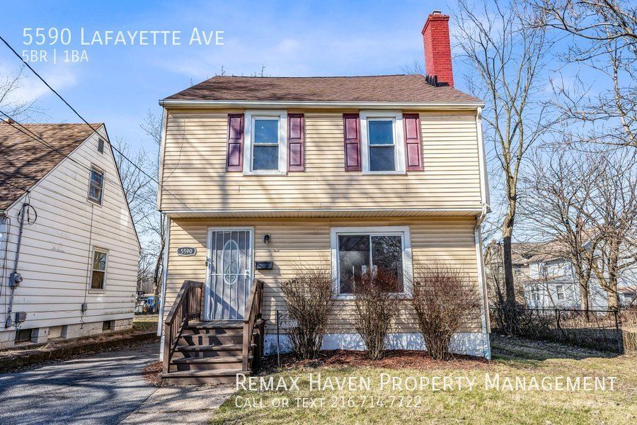 5590 Lafayette Ave, Maple Heights, OH 44137