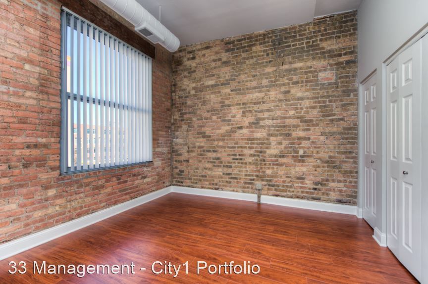 359 W Chicago Ave #2N, Chicago, IL 60654