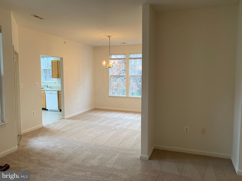 9800 Leatherfern Ter #302-254, Montgomery Village, MD 20886