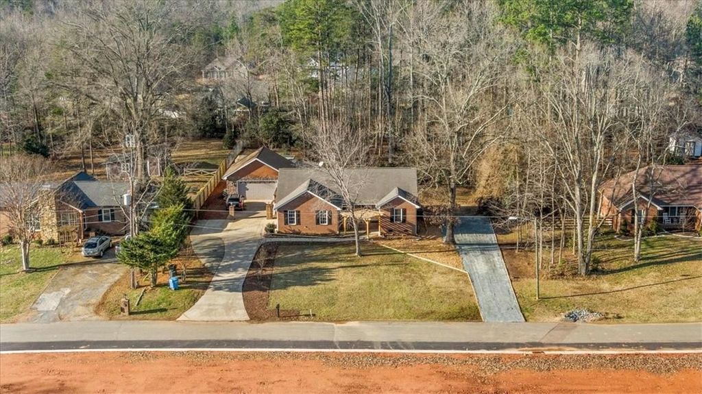 7625 Happy Hollow Dr, Mint Hill, NC 28227