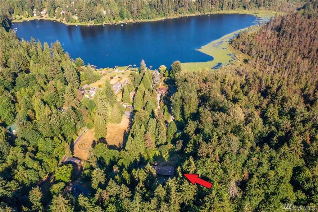 18415 W Spring Lake Dr SE, Renton, WA 98058