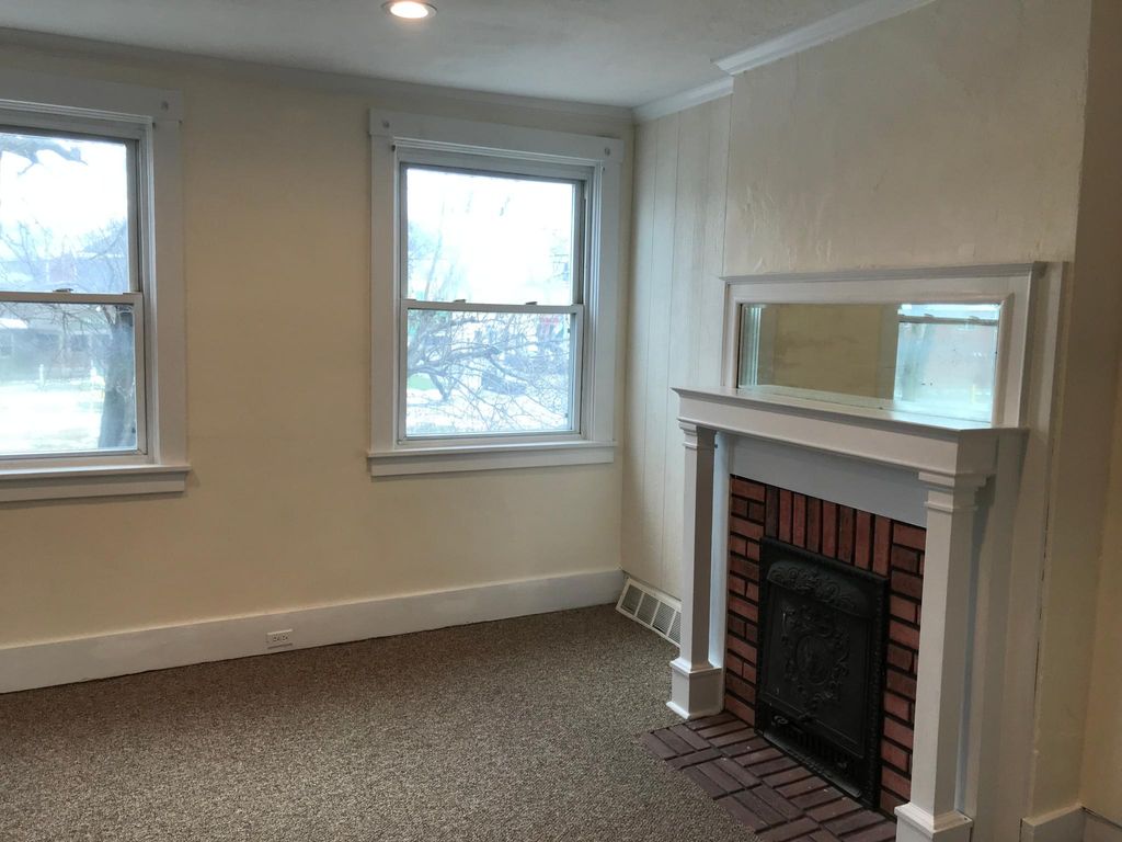 156 Allegheny River Blvd #2, Oakmont, PA 15139