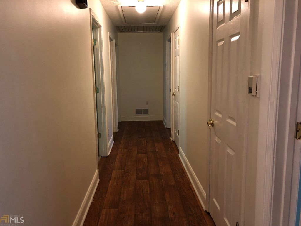 505 Forest Hill Dr, Stockbridge, GA 4 Bed, 3 Bath Single