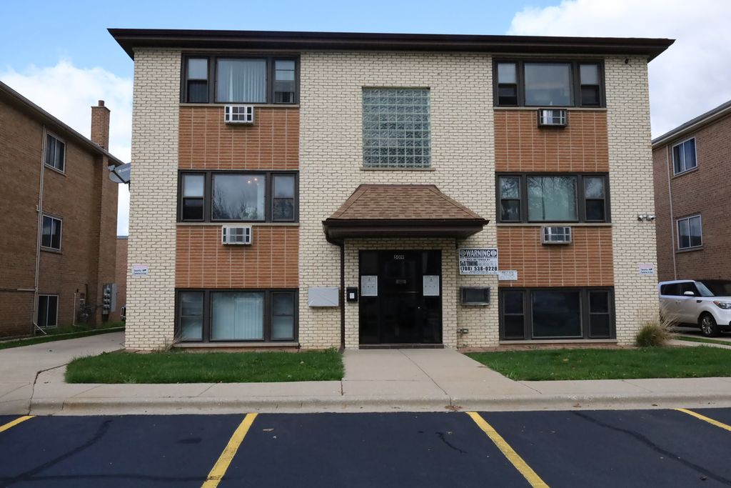 5019 River Rd #1W, Schiller Park, IL 60176