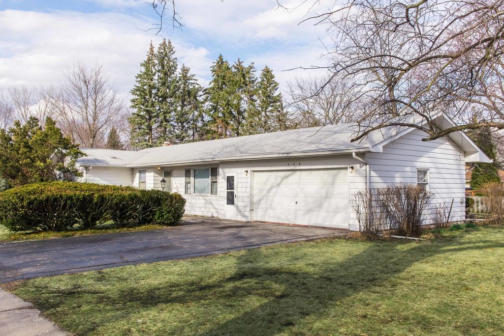 930 Normal Rd, Dekalb, IL 4 Bed, 3 Bath SingleFamily Home 35