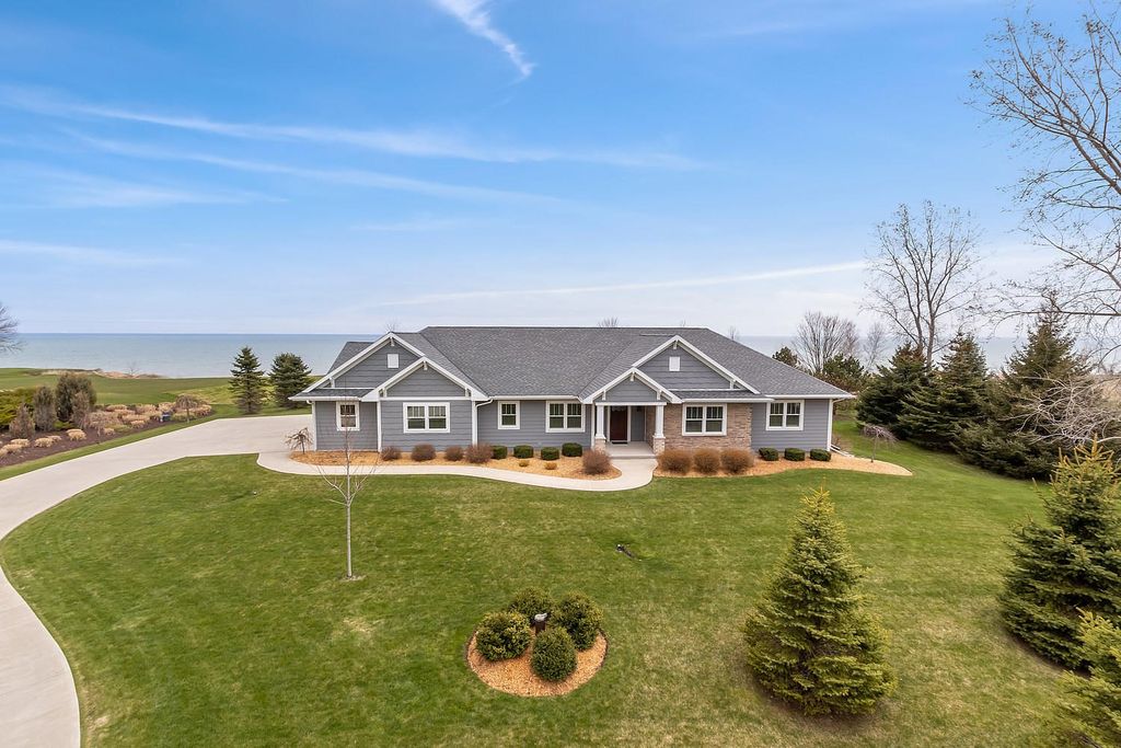 4811 S 10th St, Manitowoc, WI 54220 Trulia