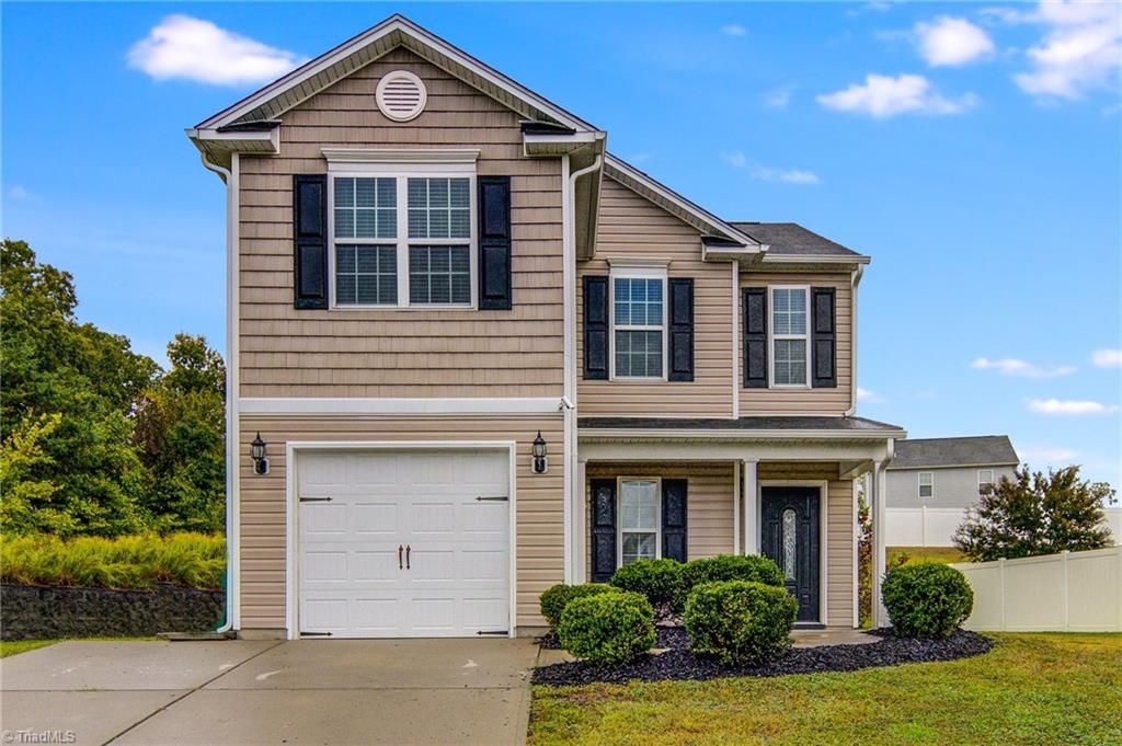 658 Switchback Ct, High Point, NC 27265