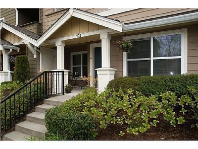 1696 25th Ave NE #102, Issaquah, WA 98029