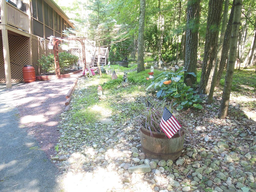 30 Hemlock Trl, Lehighton, PA 18235