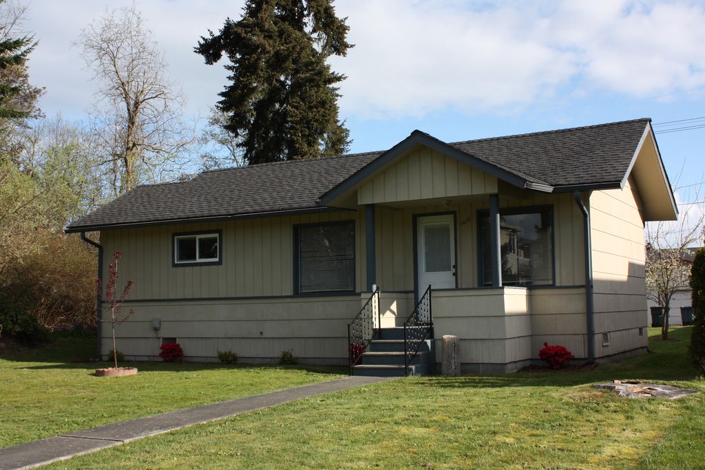 1419 W  8th St, Port Angeles, WA 98363