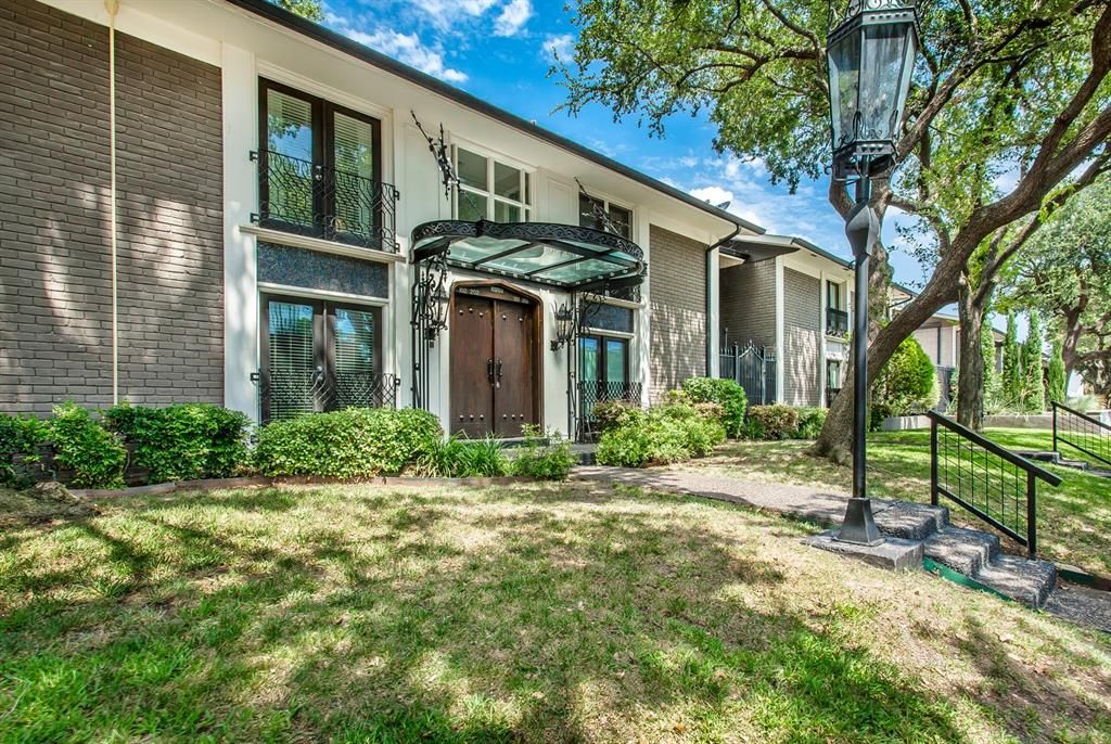 10203 Regal Oaks Dr #102, Dallas, TX 75230