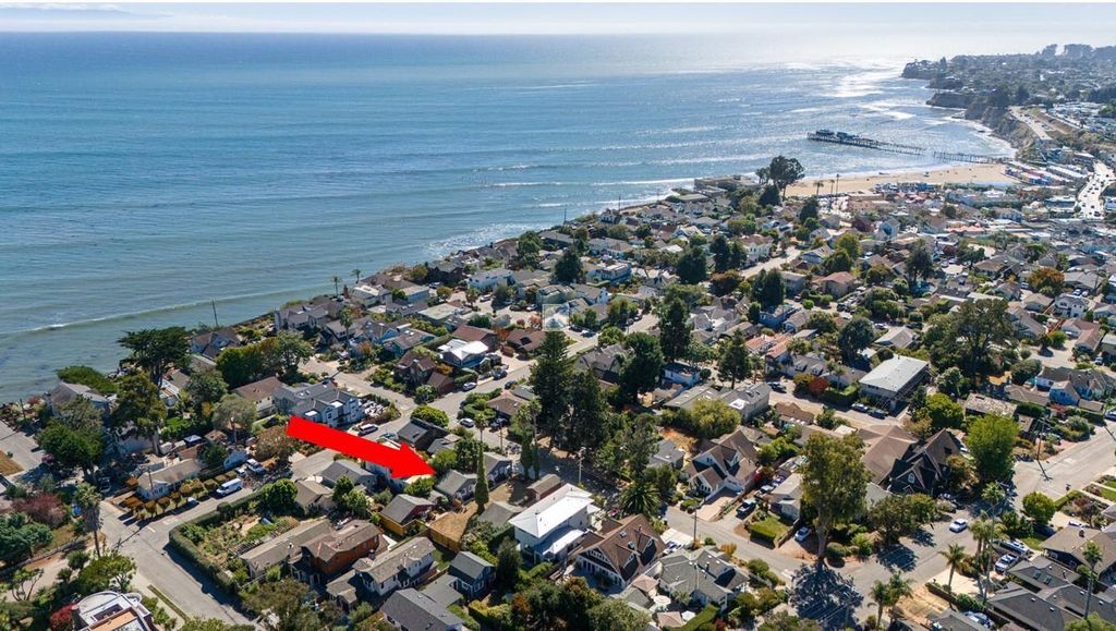 202 Hollister Ave, Capitola, CA 95010