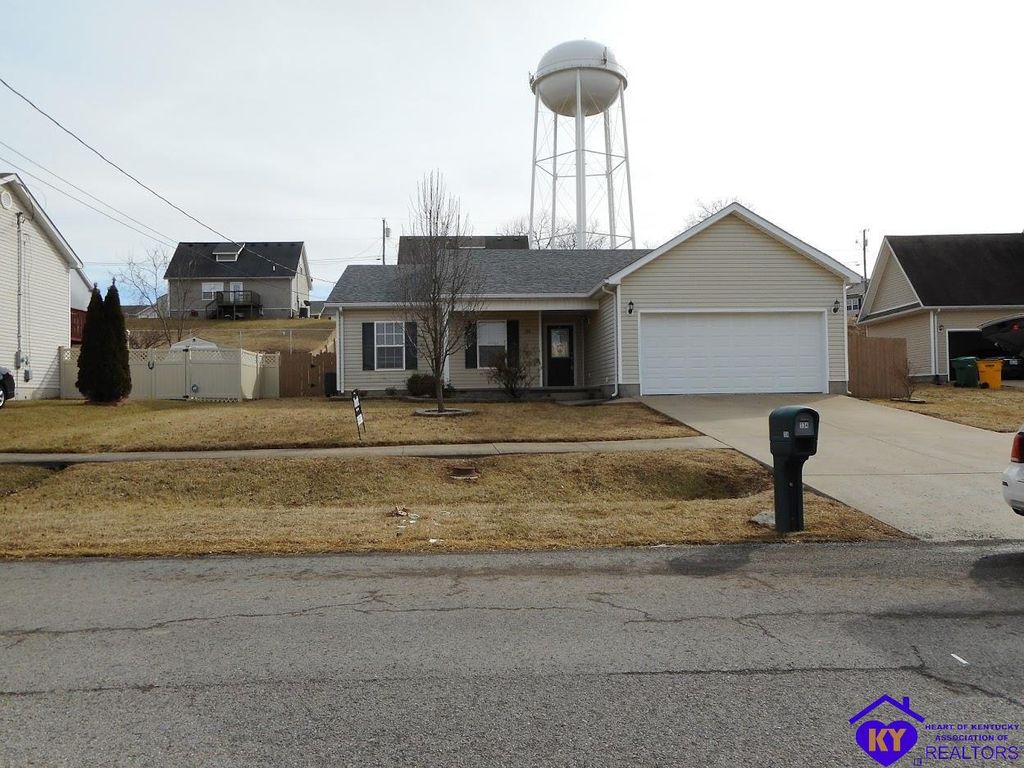 134 Derbyshire Ct, Radcliff, KY 40160