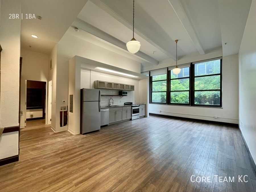 1824 Summit St #B301, Kansas City, MO 64108