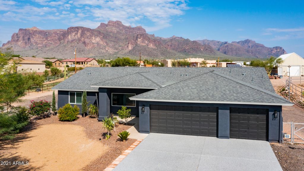 327 N Boyd Rd, Apache Junction, AZ 85119