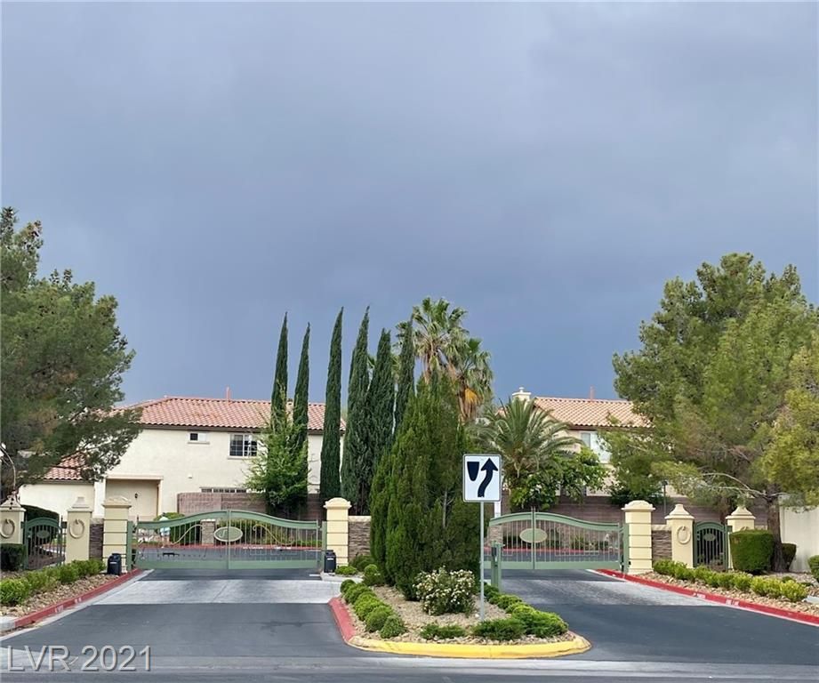 1021 Olive Mill Ln, Las Vegas, NV 89134