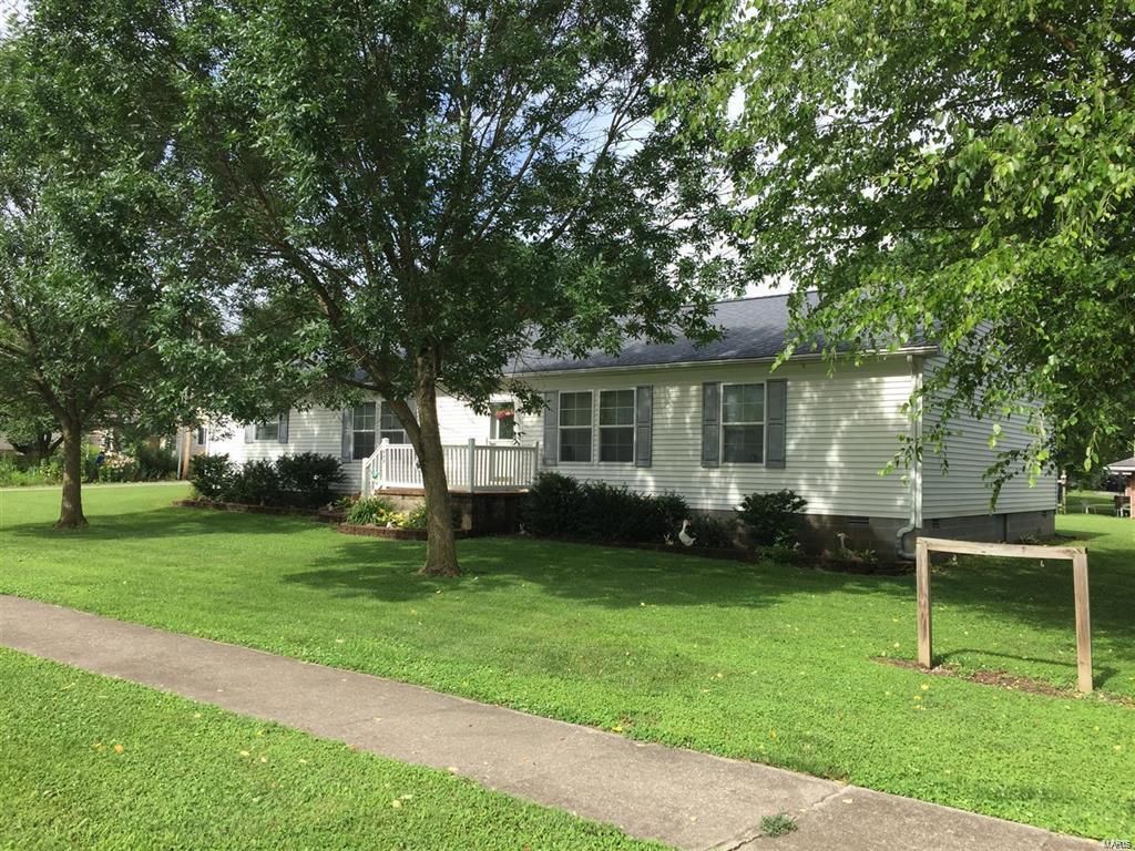 205 S  2nd St, Percy, IL 62272
