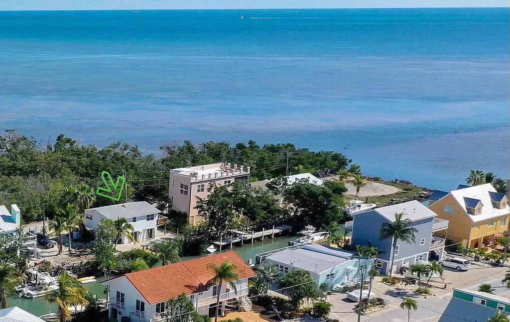 1000 E 63rd St, Marathon, FL 33050