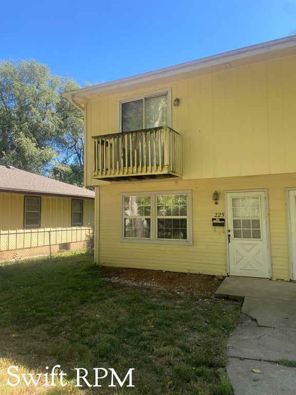 225 Ottawa St, Leavenworth, KS 66048