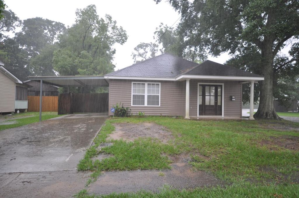702 Live Oak St, Lake Charles, LA 70601 Trulia