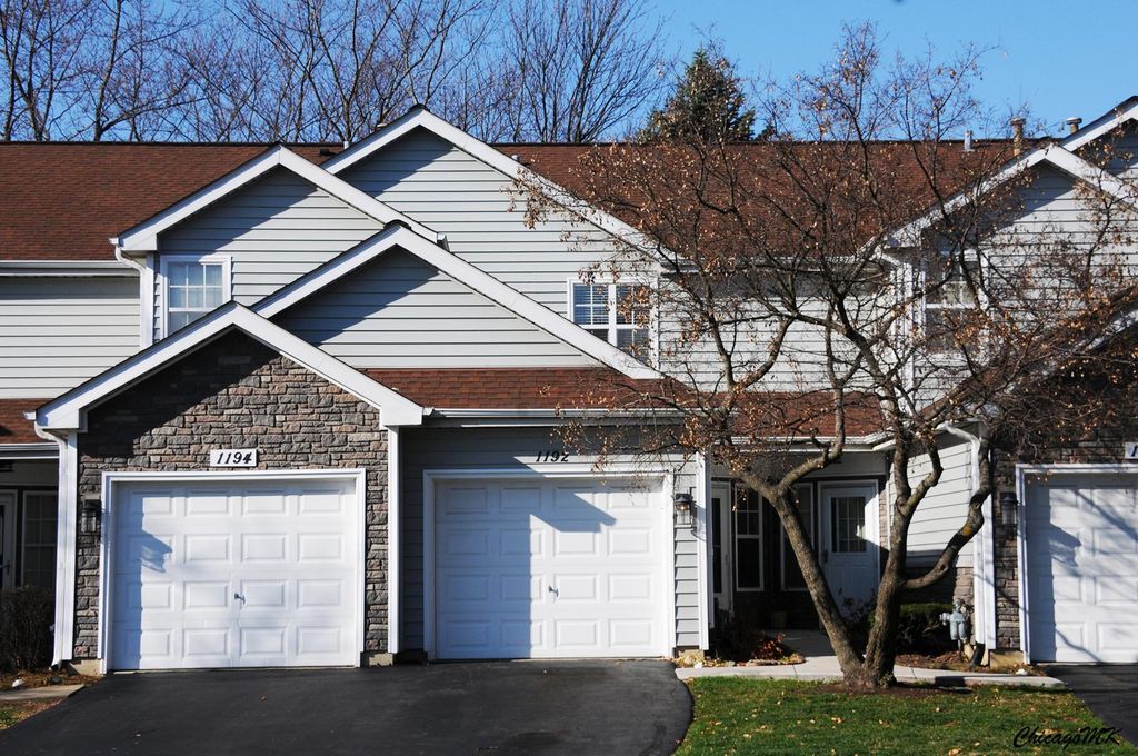1192 Regency Dr, Schaumburg, IL 60193